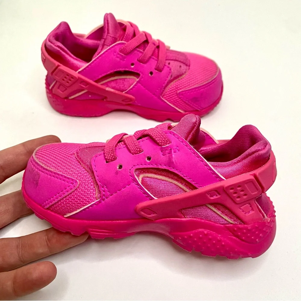 NIKE Baby/Toddler Huarache Run Sneaker Sz 7C Laser Fuchsia